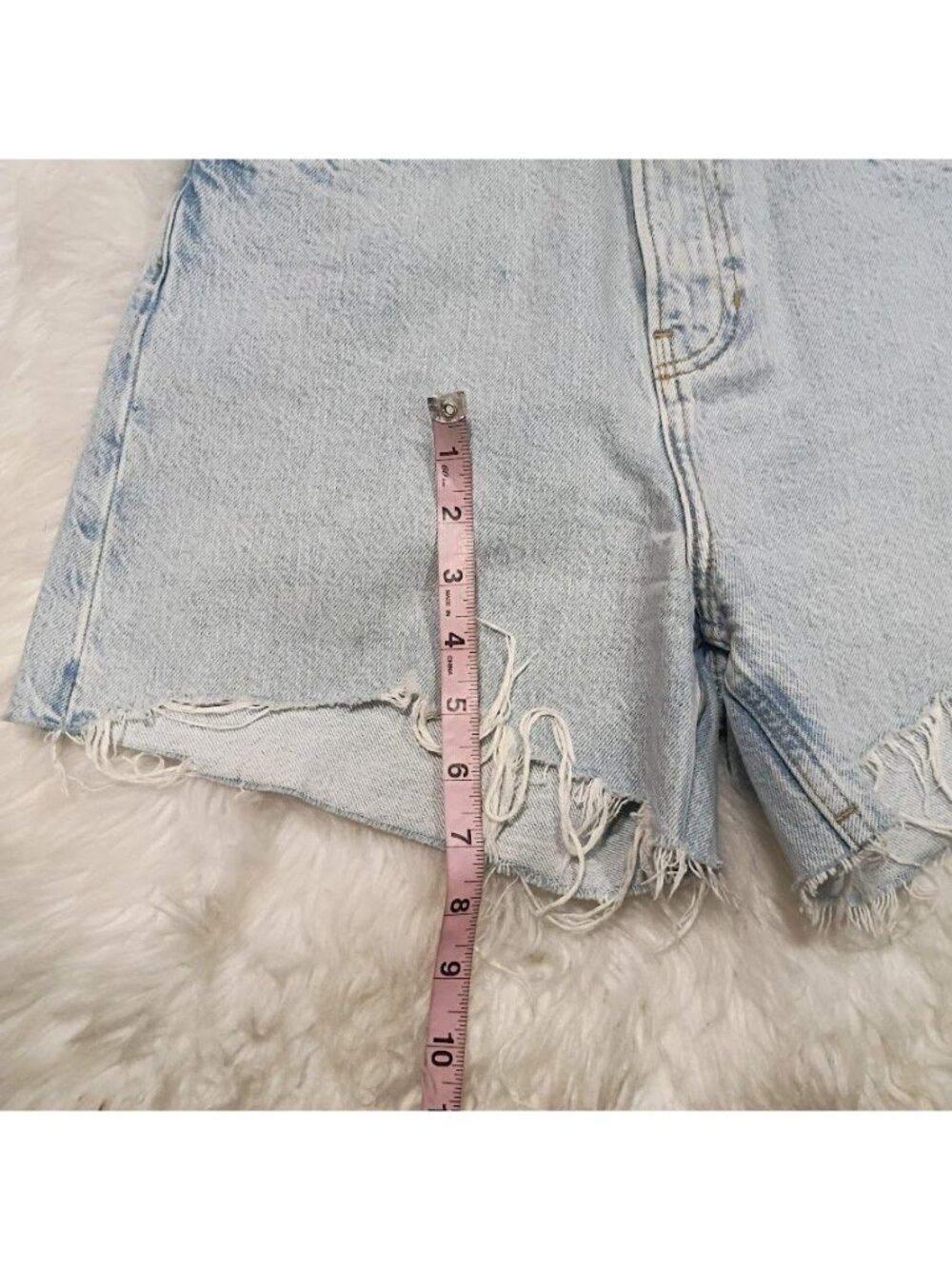 Reformation High-Waisted SZ 25 Denim Mom Shorts Frayed Hem Light Wash - Picture 8 of 11